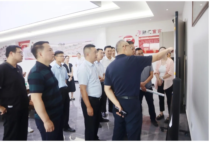 自貢市領(lǐng)導(dǎo)蒞臨融匯公司調(diào)研：共筑建筑產(chǎn)業(yè)總部經(jīng)濟(jì)區(qū)新篇章！